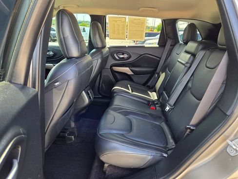 Used 2018 Jeep Cherokee Limited AWD/4WD image 27