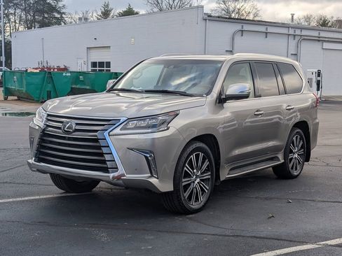 Used 2018 Lexus LX 570 4WD image 26