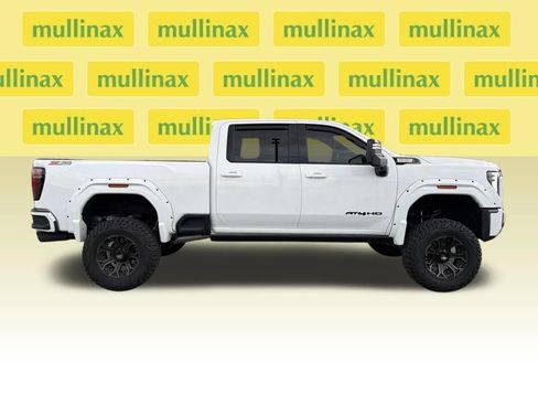 Used 2025 GMC Sierra 2500 AT4 w/ AT4 Premium Plus Package AWD/4WD image 12