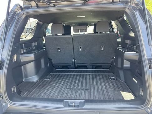 Used 2025 Toyota 4Runner SR5 AWD/4WD image 11