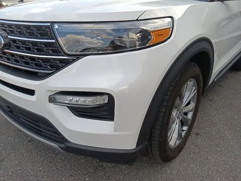 Used 2021 Ford Explorer XLT w/ Equipment Group 202A image 9