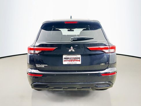 Used 2023 Mitsubishi Outlander SE Black Edition image 6