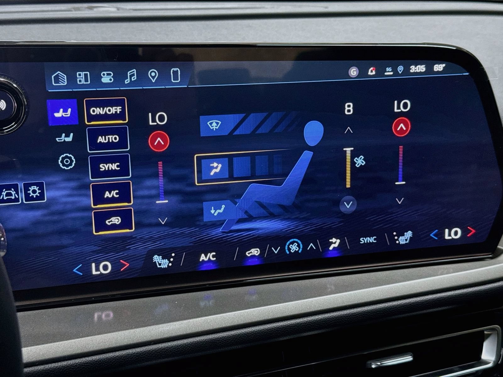 New 2026 Chevrolet Traverse LT w/ Midnight/Sport Edition AWD/4WD image 19
