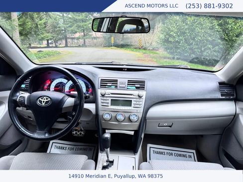 Used 2011 Toyota Camry SE image 12