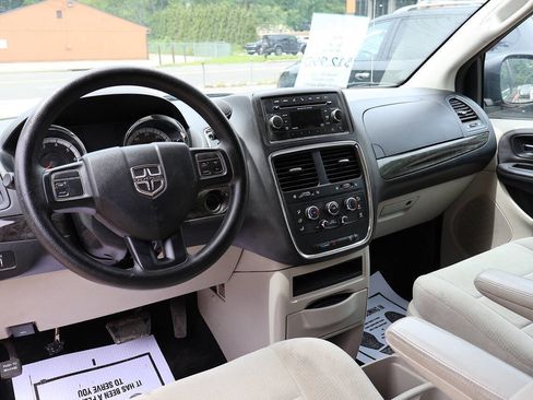 Used 2013 Dodge Grand Caravan SE FWD image 21