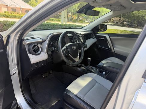 Used 2017 Toyota RAV4 Limited image 12