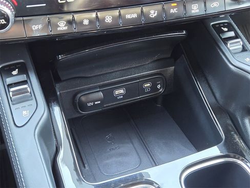 Used 2023 Kia Telluride SX image 17