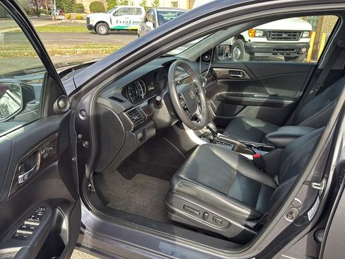 Used 2017 Honda Accord EX-L image 23