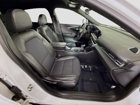 Used 2024 Buick Envista Preferred FWD image 29