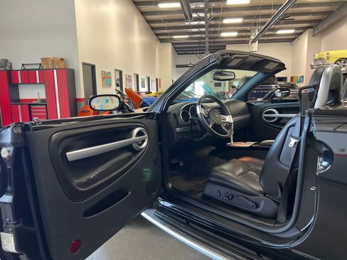 Used 2003 Chevrolet SSR w/ Preferred Equipment Group image 79