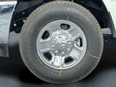 New 2026 RAM 3500 Tradesman AWD/4WD image 24
