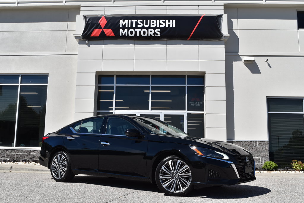 Used 2023 Nissan Altima 2.5 SL AWD/4WD image 1