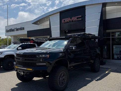 Used 2021 Chevrolet Silverado 1500 LT Trail Boss w/ LT Trail Boss Premium Package AWD/4WD image 1