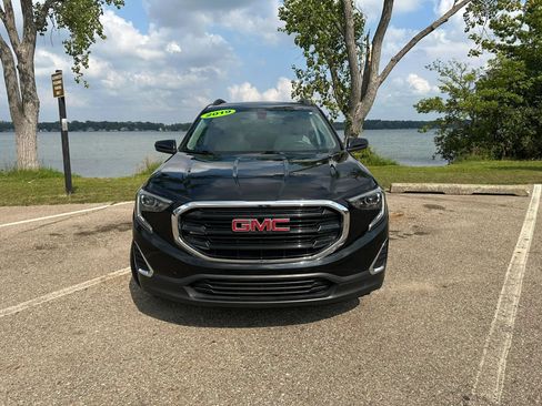 Used 2019 GMC Terrain SLE w/ Driver Convenience Package AWD/4WD image 2