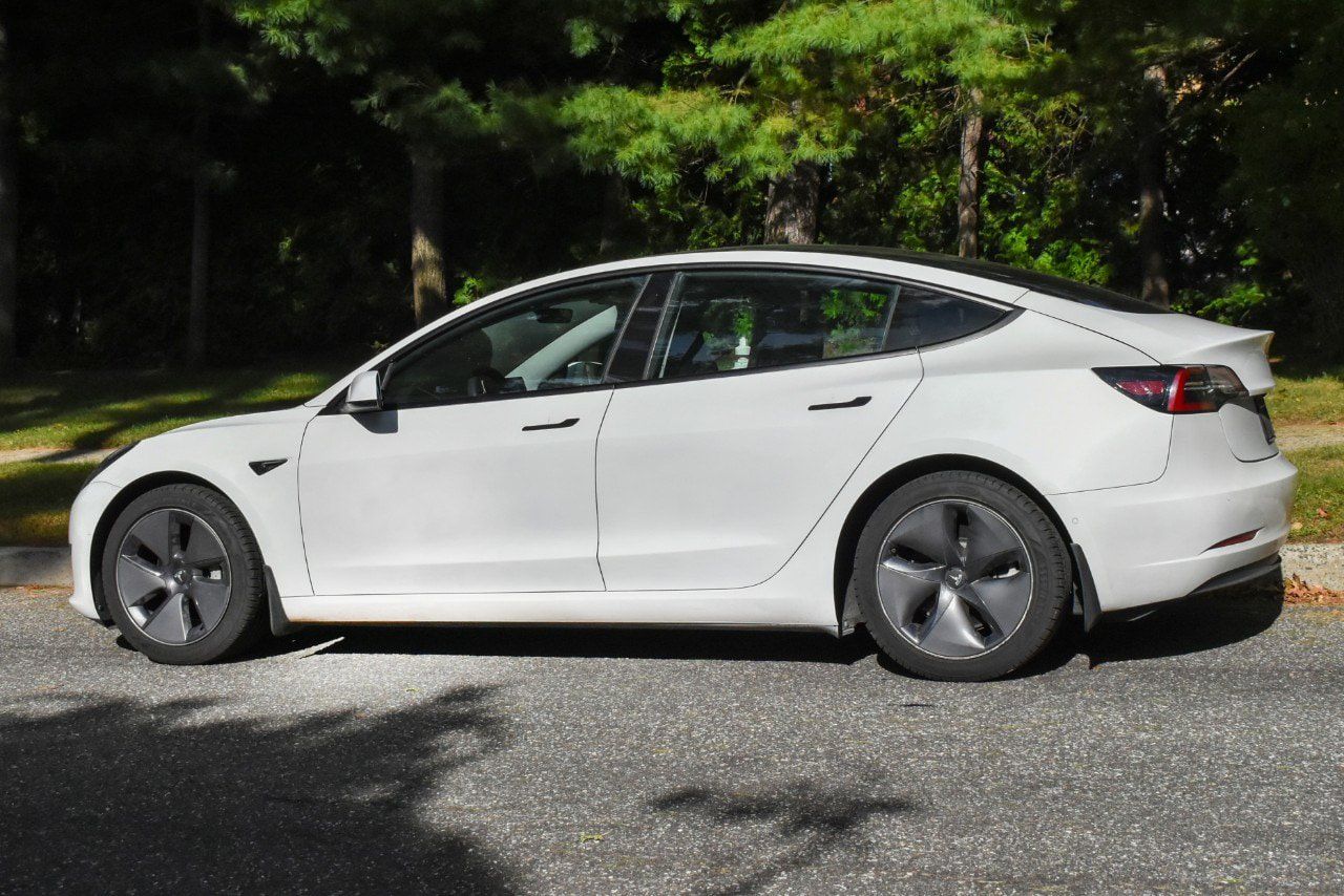Used 2021 Tesla Model 3 Standard Range Plus RWD image 5