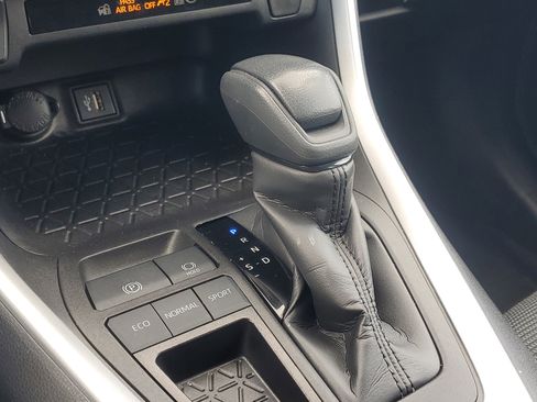 Used 2023 Toyota RAV4 LE image 29