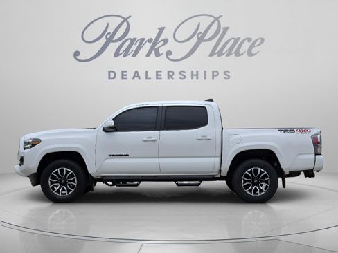 Used 2021 Toyota Tacoma TRD Sport w/ Technology Package AWD/4WD image 2