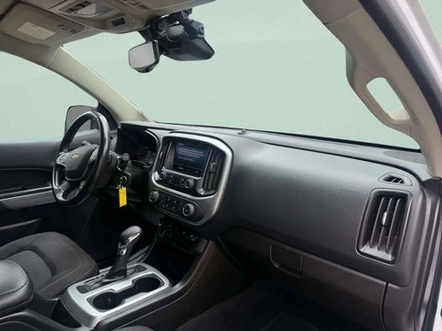 Used 2022 Chevrolet Colorado LT w/ Safety Package image 7