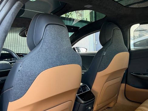 Used 2024 Lucid Air Touring image 22