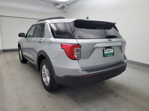 Used 2022 Ford Explorer XLT AWD/4WD image 5