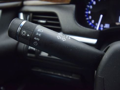 Used 2015 Cadillac XTS Luxury w/ Driver Awareness Package image 33