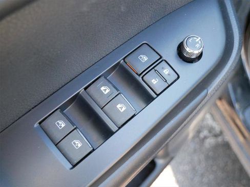 Certified 2019 Toyota Highlander XLE image 17