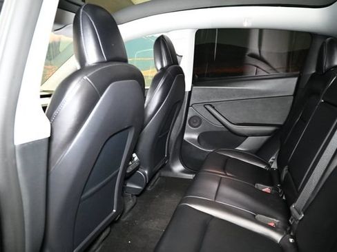 Used 2022 Tesla Model Y Long Range AWD/4WD image 43