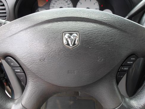 Used 2005 Dodge Caravan SXT w/ Popular Equipment Group image 13