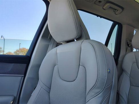 New 2026 Volvo XC90 B6 Ultra image 24