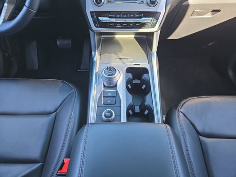 Certified 2022 Ford Explorer XLT w/ Equipment Group 202A image 21