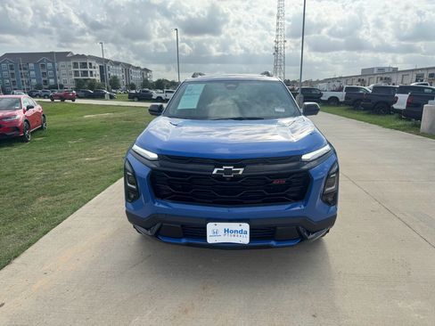 Used 2025 Chevrolet Equinox RS w/ Safety and Technology Package FWD image 3