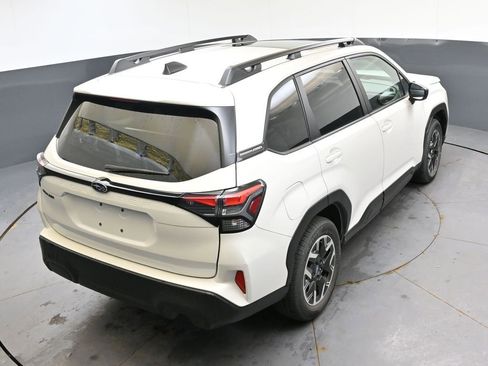 Certified 2025 Subaru Forester Premium AWD/4WD image 40