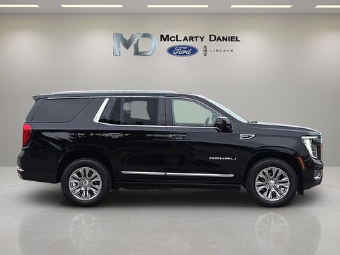Used 2025 GMC Yukon Denali w/ Sun & Power Step Package AWD/4WD image 6