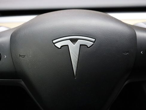 Used 2023 Tesla Model 3 Standard Range image 49