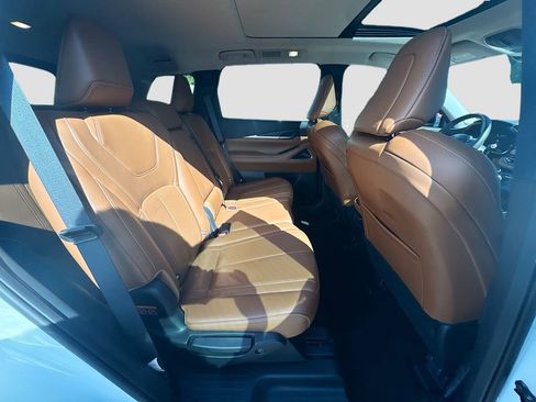 Used 2023 INFINITI QX60 Sensory w/ Vision Package FWD image 31