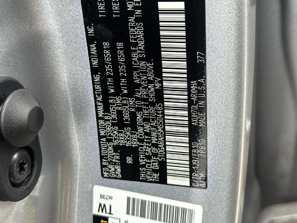 Used 2021 Toyota Highlander XLE FWD image 30