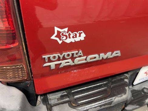 Used 2013 Toyota Tacoma PreRunner image 16