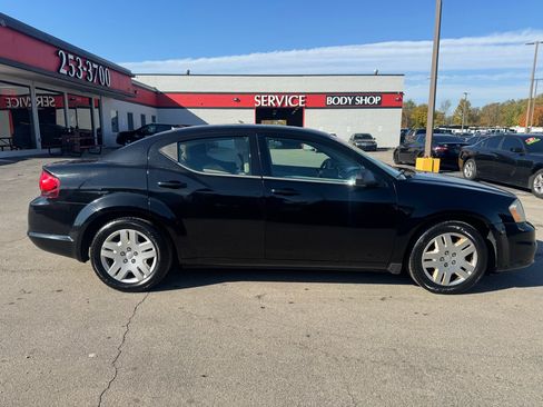 Used 2013 Dodge Avenger SE image 2