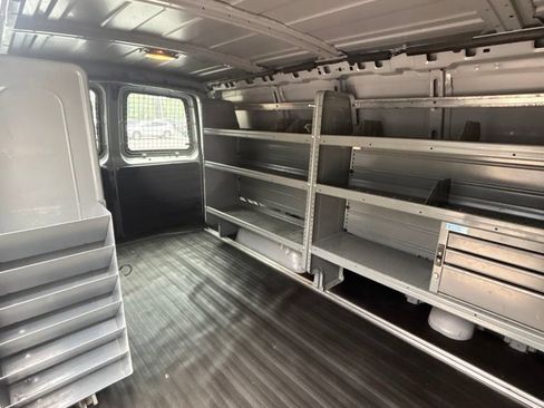 Used 2014 GMC Savana 2500 RWD image 16