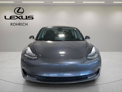 Used 2019 Tesla Model 3 Standard Range Plus image 2