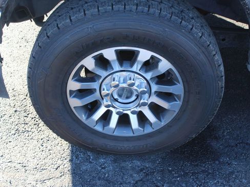 Used 2022 Ford F250 Lariat w/ Lariat Value Package AWD/4WD image 2