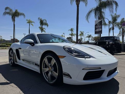 Used 2021 Porsche 718 Cayman image 9