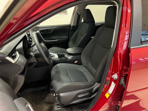 Used 2024 Toyota RAV4 LE AWD/4WD image 13