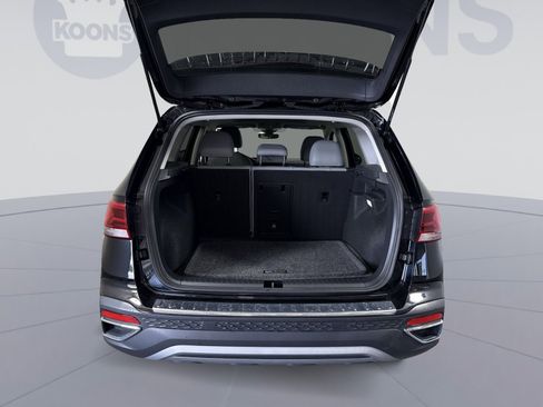 Used 2024 Volkswagen Taos SE w/ Panoramic Sunroof Package AWD/4WD image 25