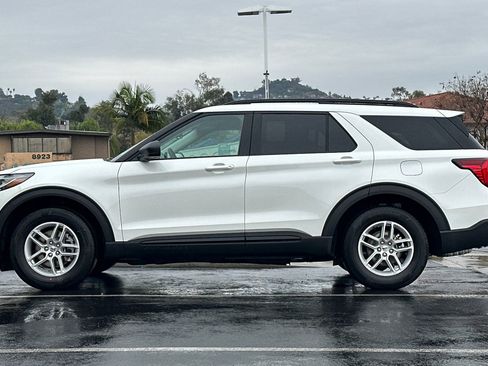 New 2026 Ford Explorer Active w/ Active Comfort Package image 6