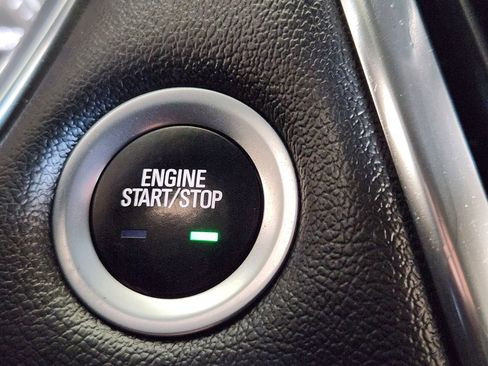 Used 2023 Chevrolet Traverse LT FWD image 29