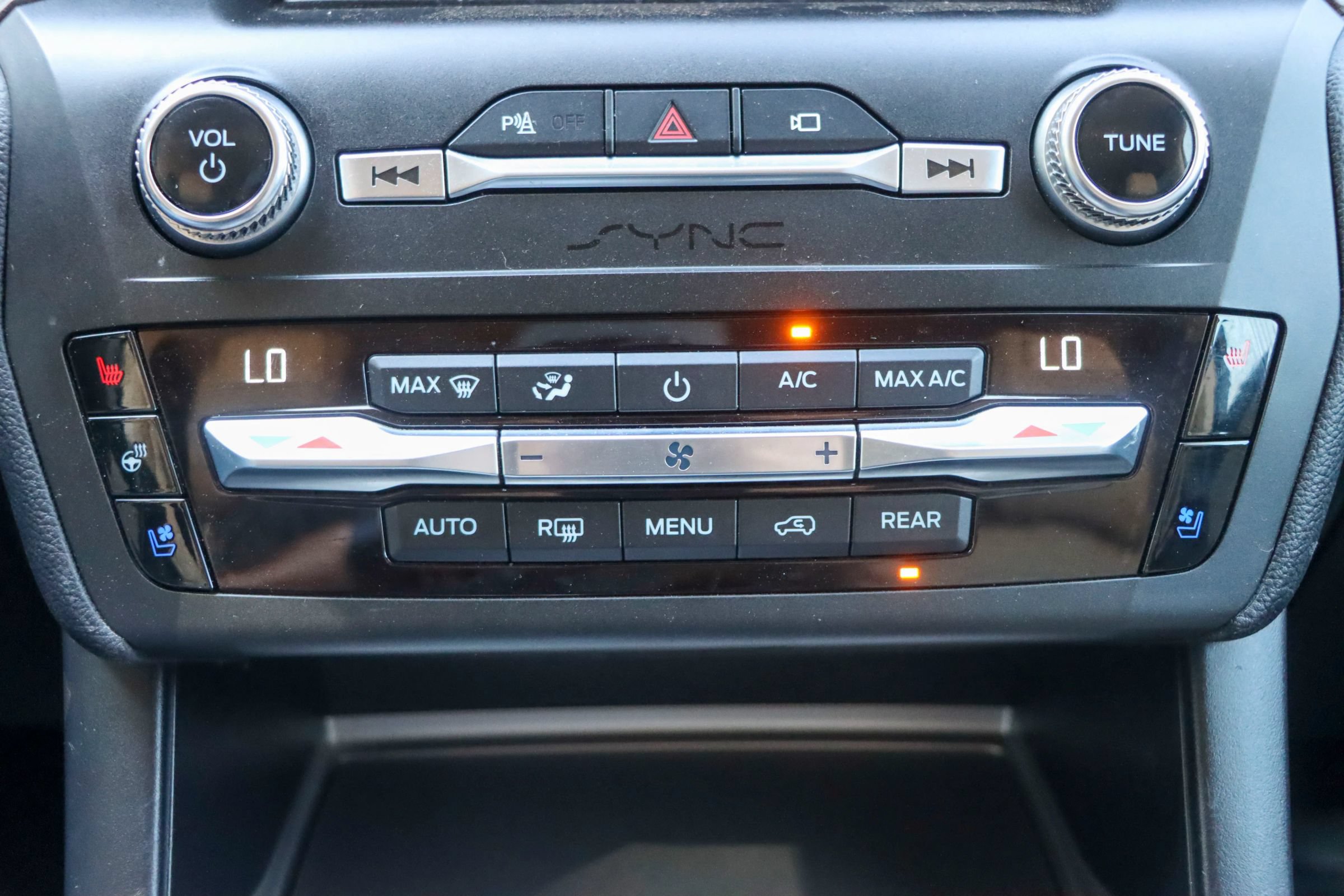 Used 2020 Ford Explorer Limited RWD image 42