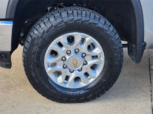 Used 2025 Chevrolet Silverado 2500 LTZ w/ LTZ Convenience Package AWD/4WD image 17