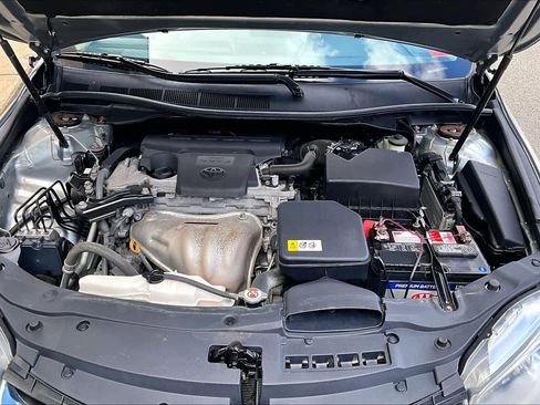 Used 2017 Toyota Camry LE image 30