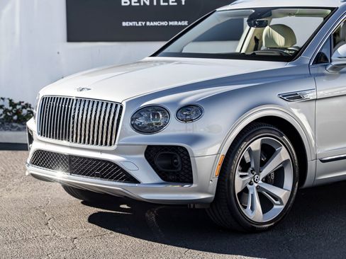 Used 2023 Bentley Bentayga Extended Wheelbase image 8